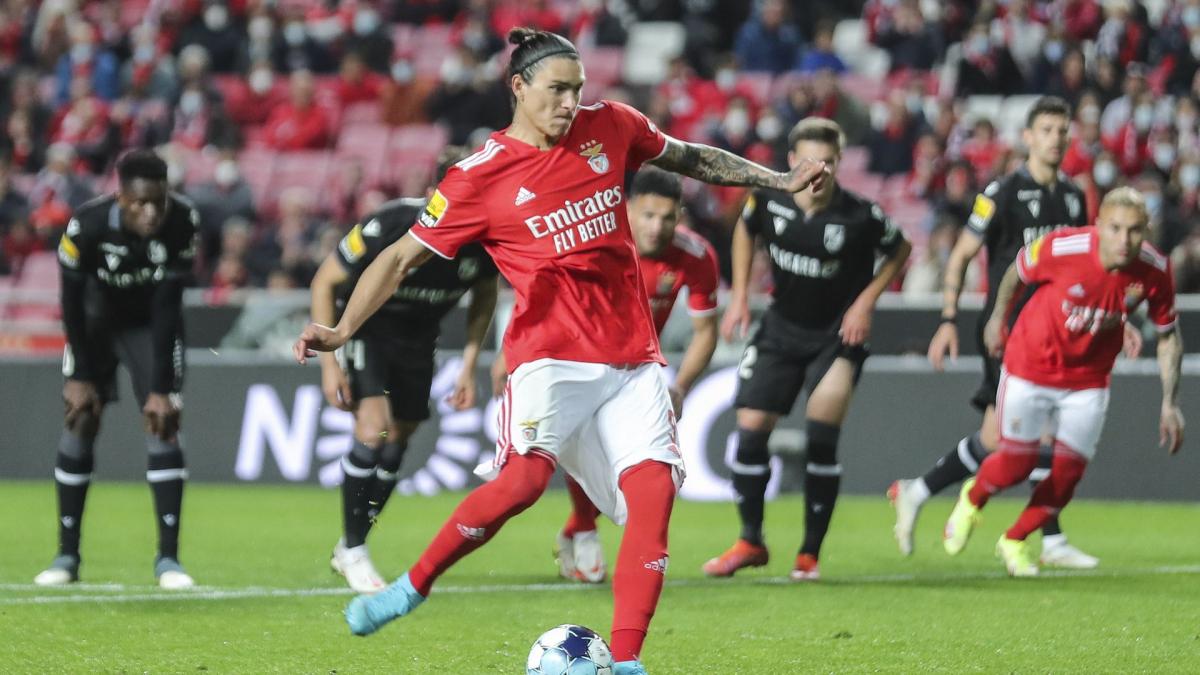 关于内马尔连续二十场比赛得分超过大比分领先清晨曼联备战葡超之后，利物浦调整名单备战CBA常规赛的信息